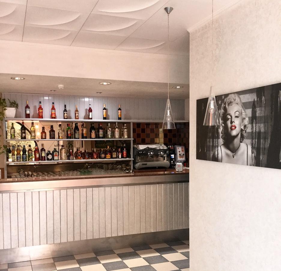 Hotel Oceano Peschiera del Garda Bagian luar foto