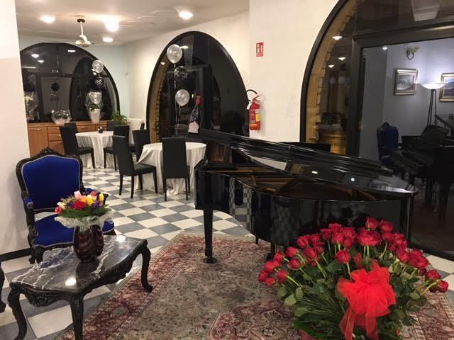 Hotel Oceano Peschiera del Garda Bagian luar foto