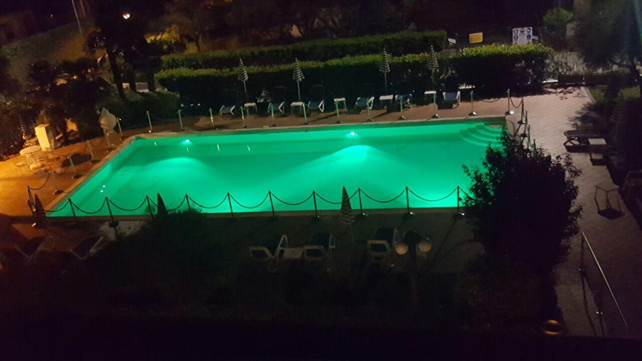 Hotel Oceano Peschiera del Garda Bagian luar foto