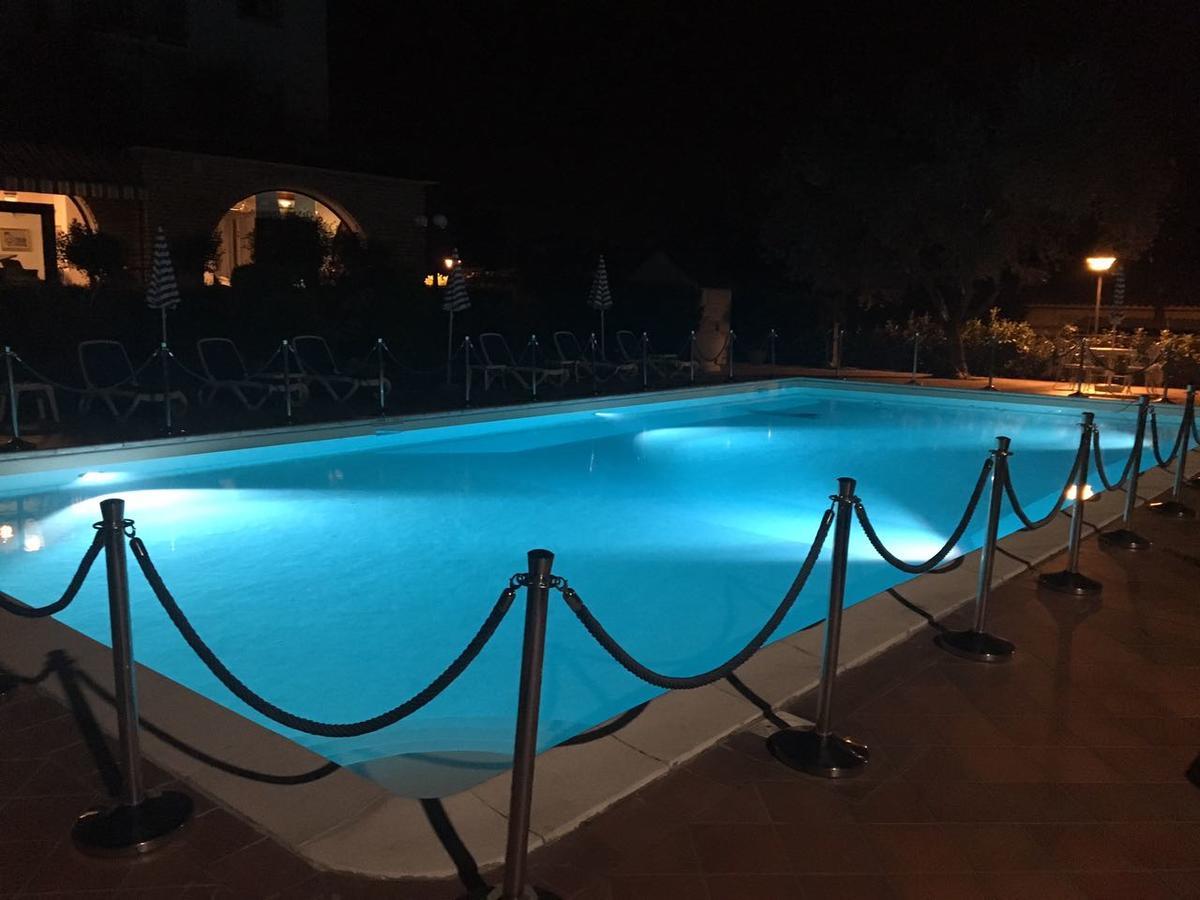 Hotel Oceano Peschiera del Garda Bagian luar foto