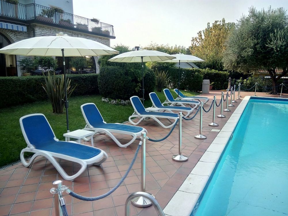 Hotel Oceano Peschiera del Garda Bagian luar foto