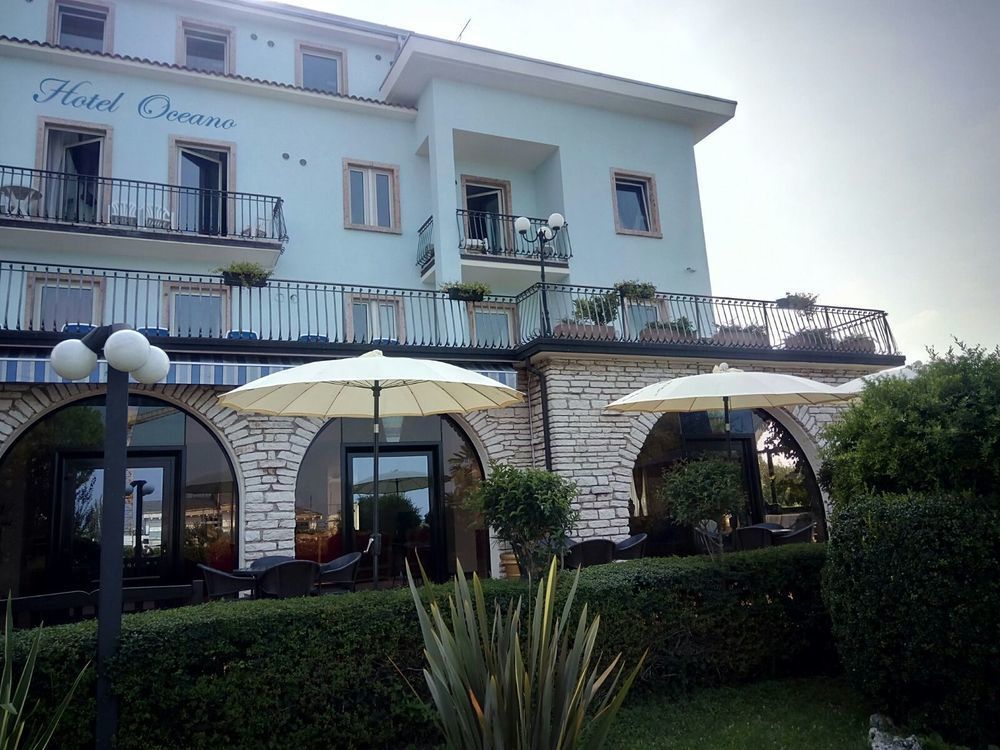 Hotel Oceano Peschiera del Garda Bagian luar foto